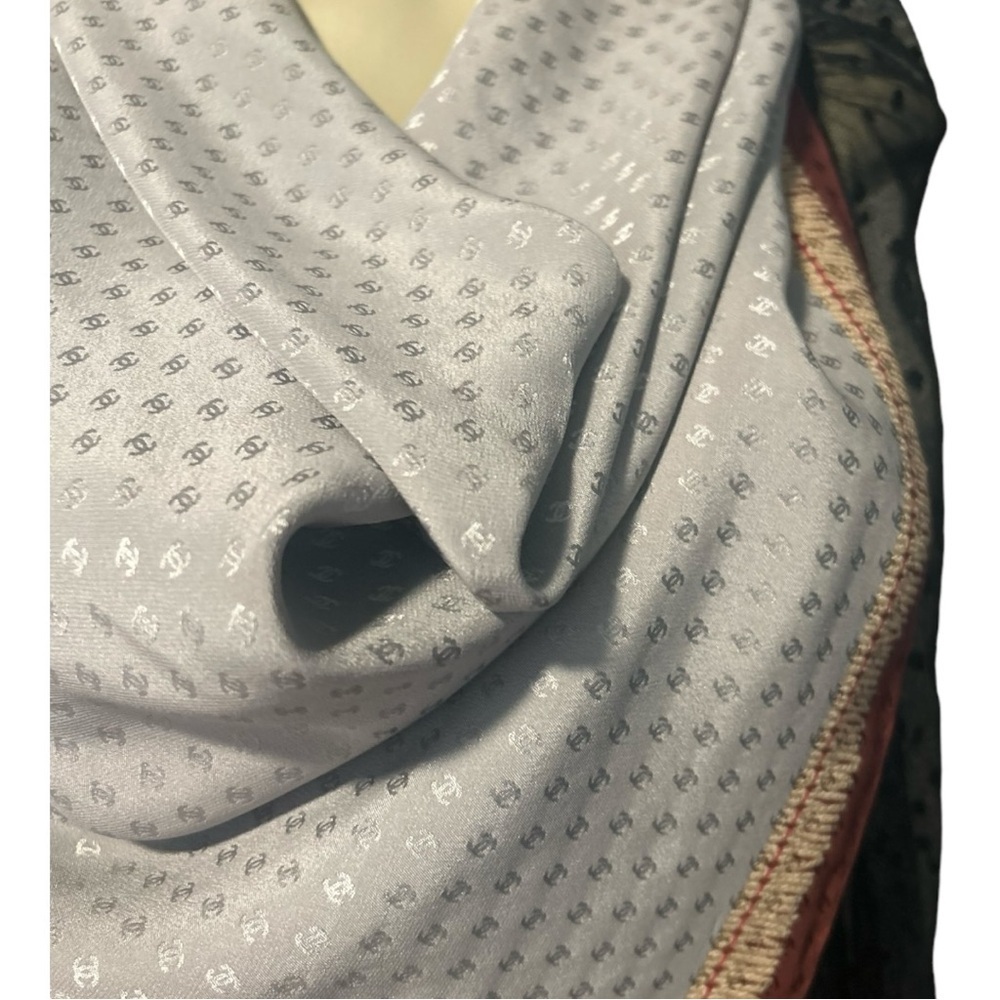 Chanel Scarf - Picture 12 of 17